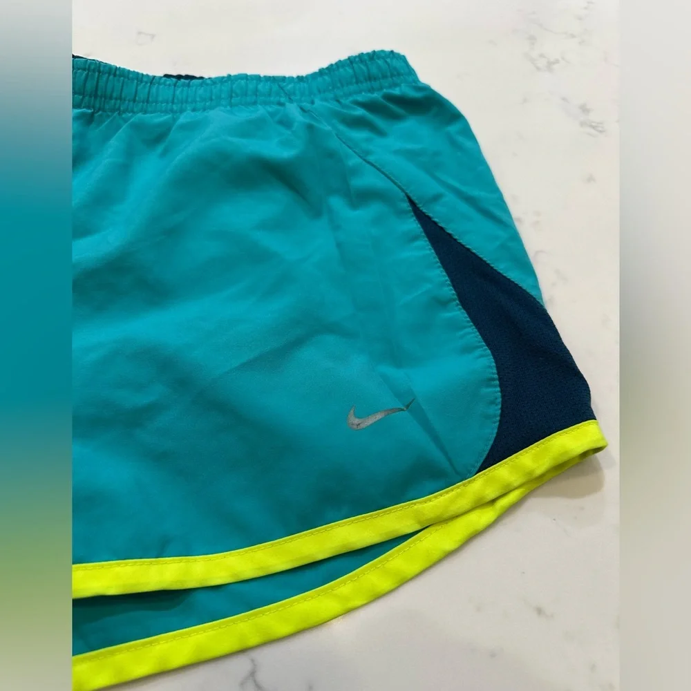 Nike Running Shorts Womens Medium Teal Activewear Athletic Lined Elastic Waist - Picture 2 of 4